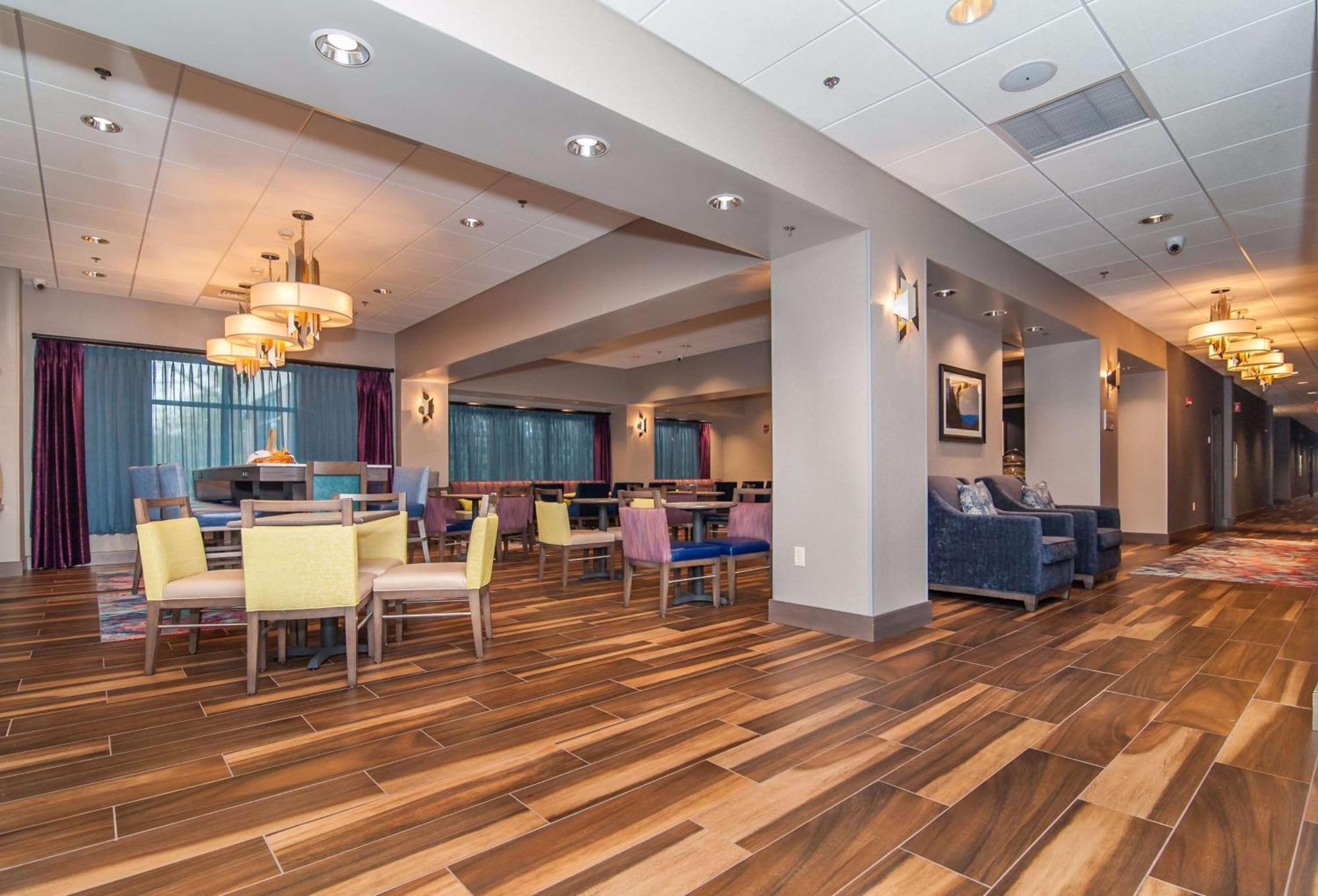 Hampton Inn Norwich Exterior foto