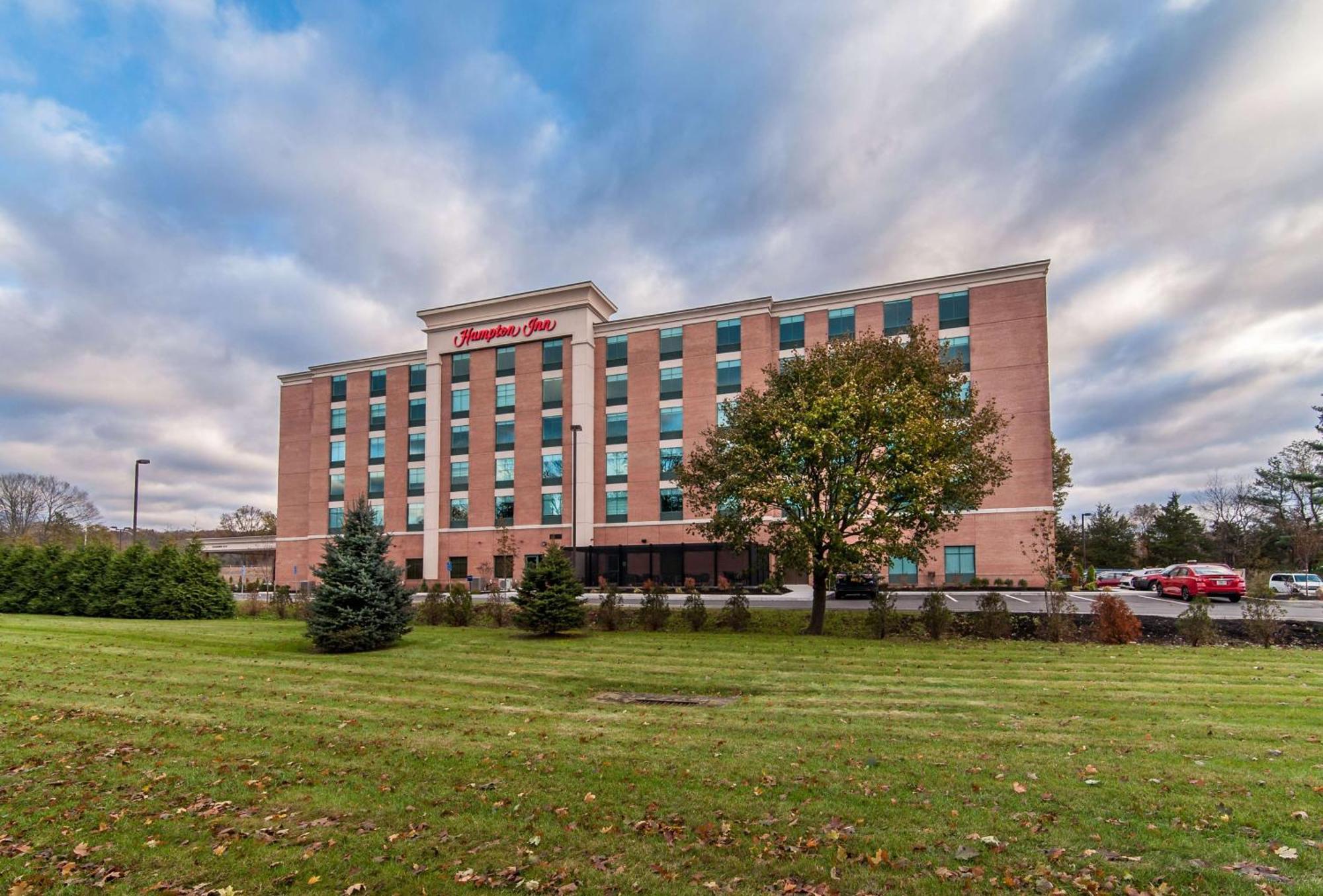 Hampton Inn Norwich Exterior foto